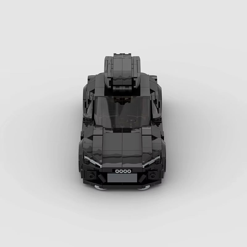 Audi RS7 Sportback (with roof box)